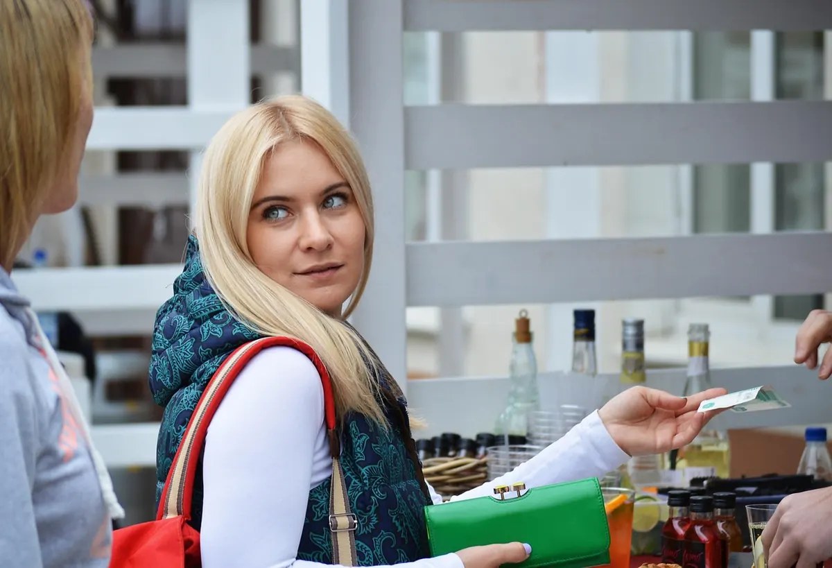 Should You Offer Payment Plans to Customers? A Cash Flow and Pricing Comparison